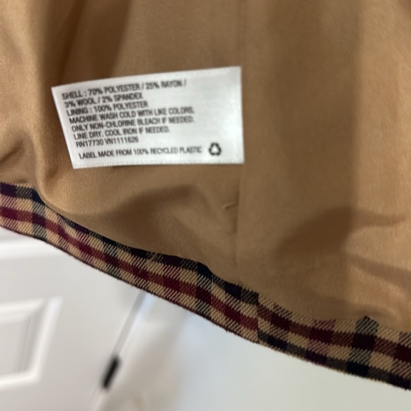 Merina Single Button Plaid Lined Blazer cranberry red,‎ navy & tan Size 12 - Picture 6 of 6